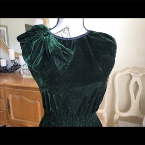 Deep Emerald Green Velvet Dress